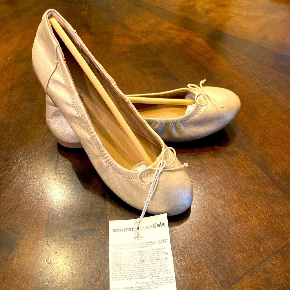 NWT Gold Sparkle Ballet Flats size 5 Amazon Essentials